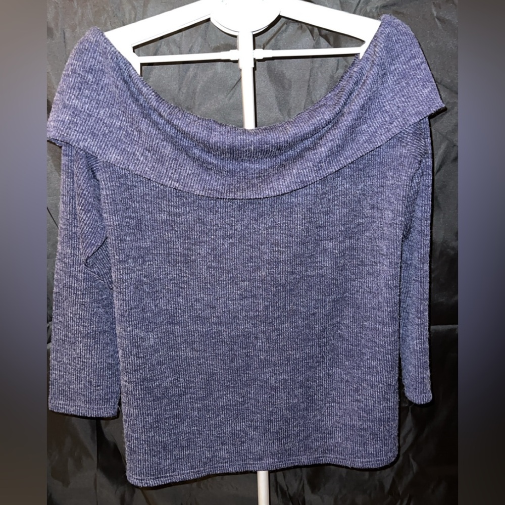 Elegant Navy Blue Women's Sweater - Picture 2 of 6